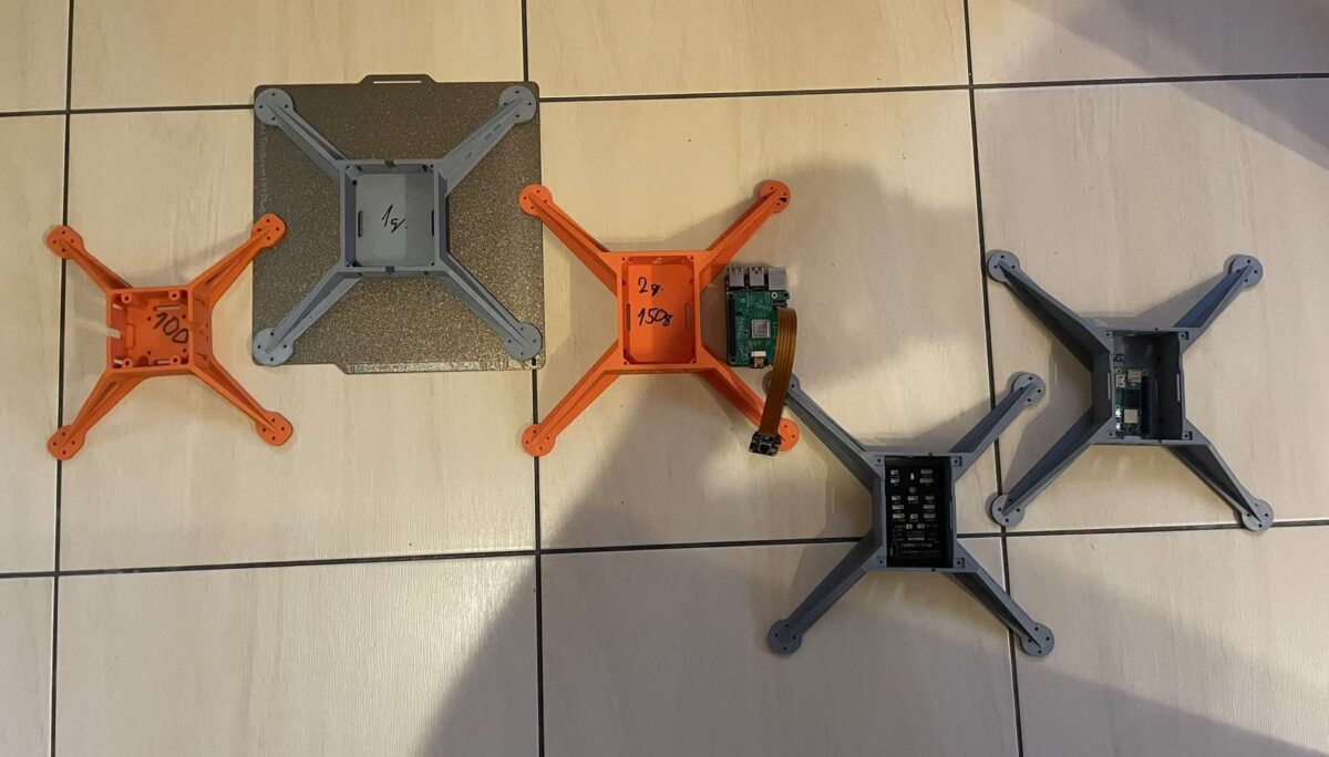 Dron z 3D tisku vlastní konstrukce pro 7 palec a Raspberry / Pixhawk PX4